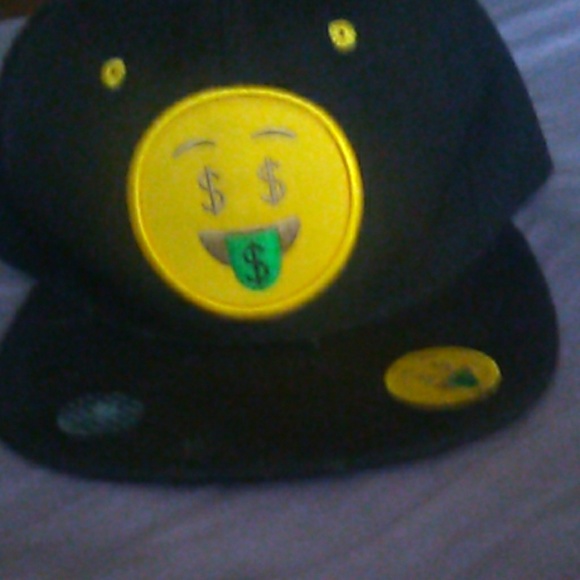 Hat - Picture 3 of 4